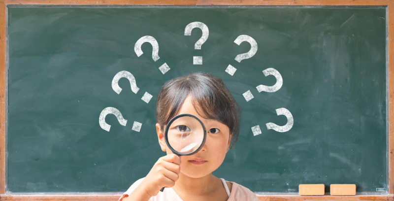 床矯正は痛いのか調べる子ども