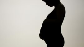 妊婦の影